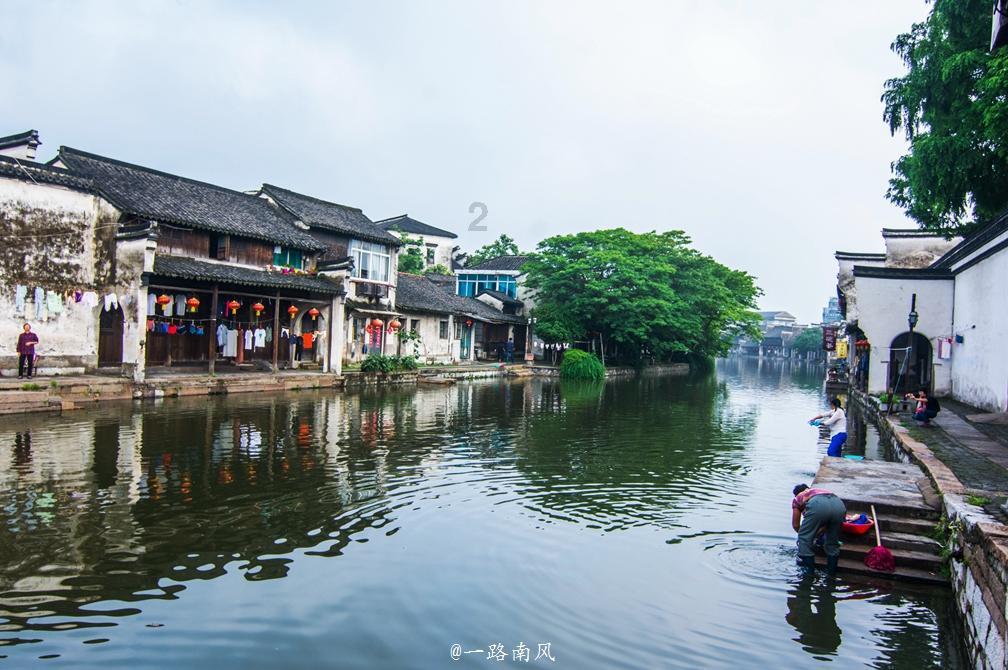 五彩几何塔